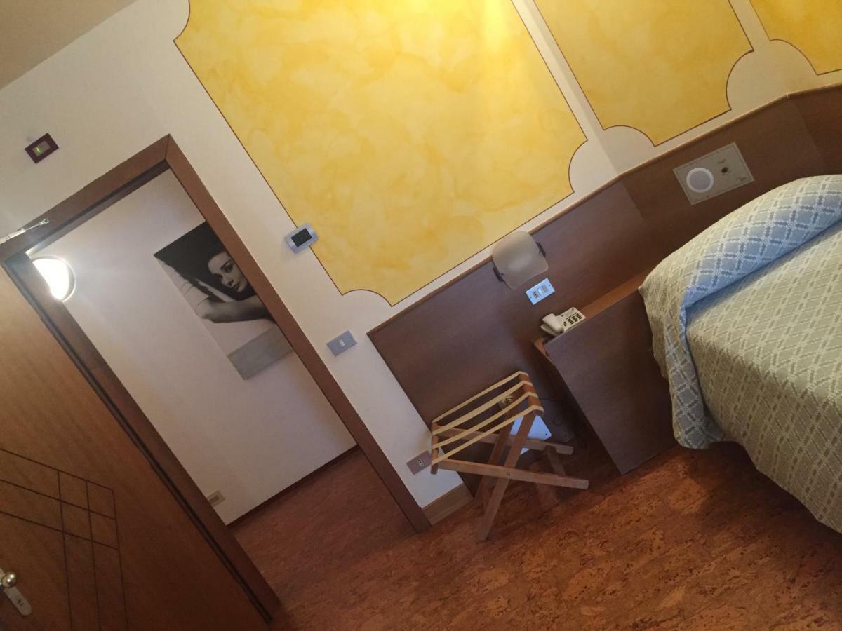Da Rita Hotel Condino Luaran gambar