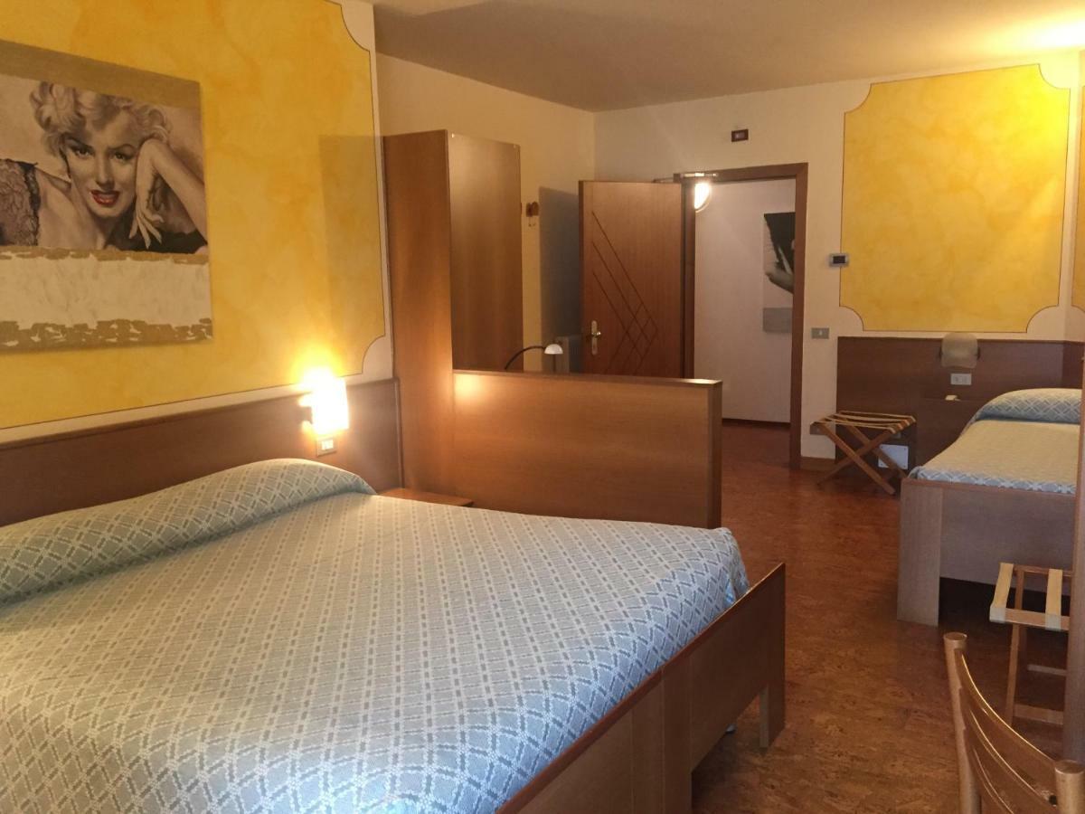Da Rita Hotel Condino Luaran gambar